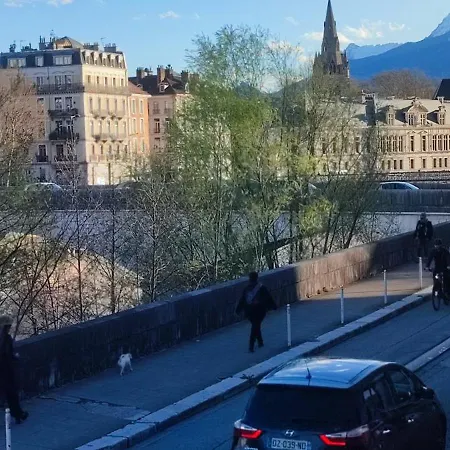Apartmán Ideally Located, Air-conditioned Grenoble